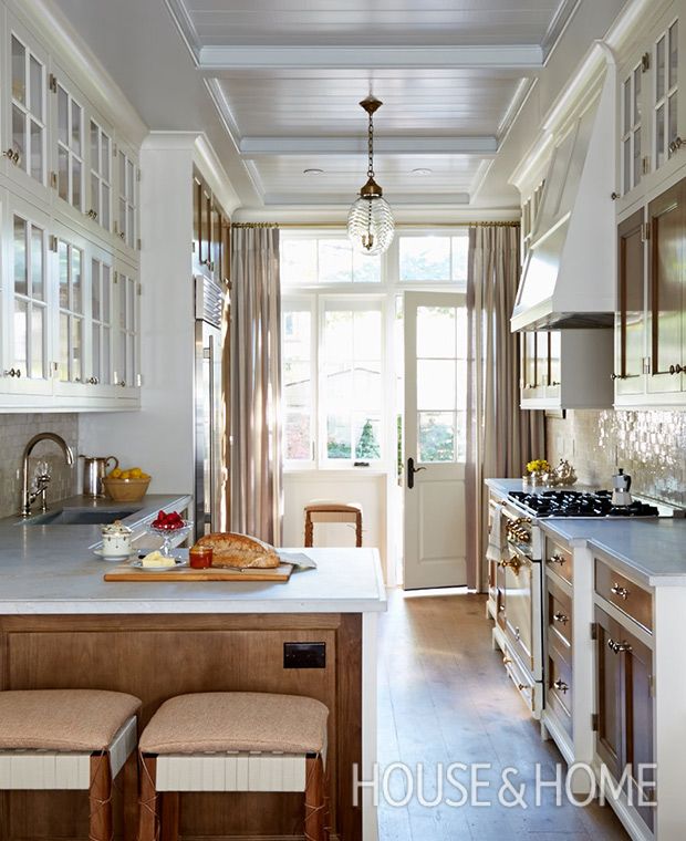 16 Traditional Kitchens With Timeless Appeal | Galley kitchen .