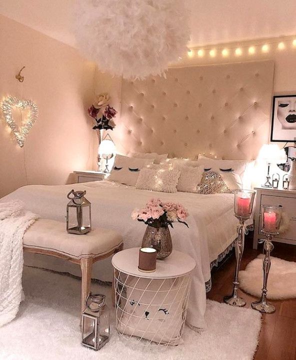 We love this girly Bedroom setting #bedroominspo #housegoals .