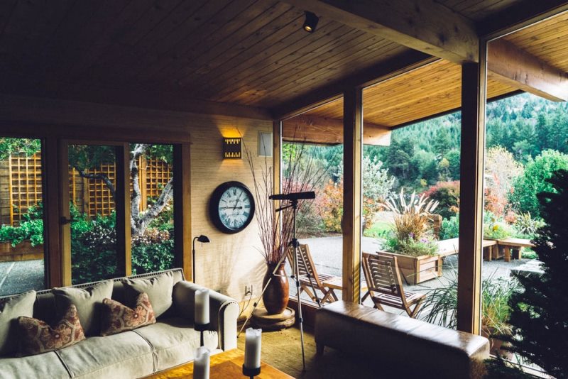 Home Interiors: How to do a vintage interior décor with panach