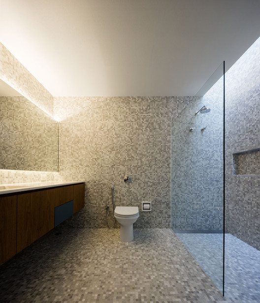 Walk-in Showers Without Doors or Curtains: Design Tips and .