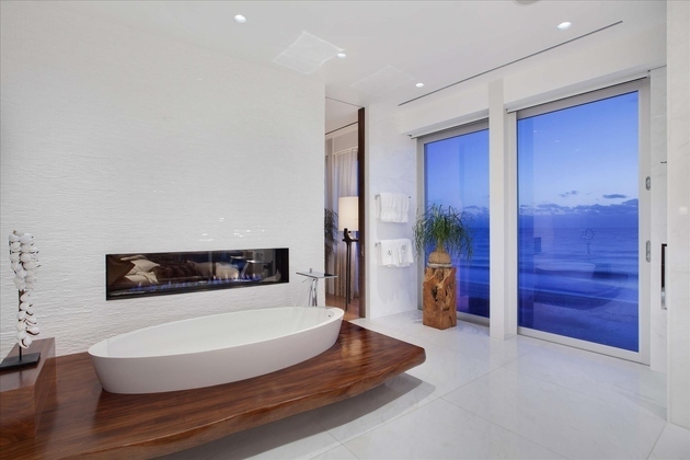 40 Stunning Luxury Bathrooms with Incredible Vie