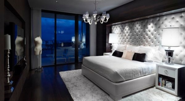 Tall headboards ideas – a dramatic wall decoration in the bedro