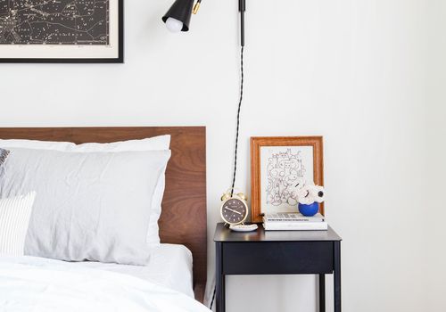 21 Minimalist Bedroom Ideas That Will Inspire You to Declutt