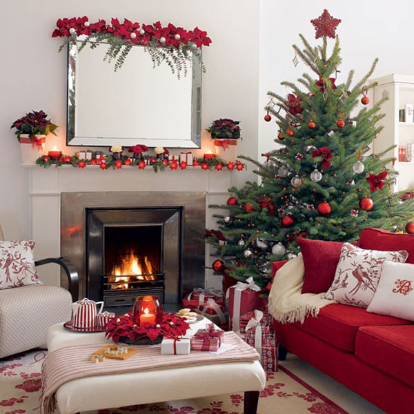 Use Traditional Christmas Decor in Red and Green in 2019 .