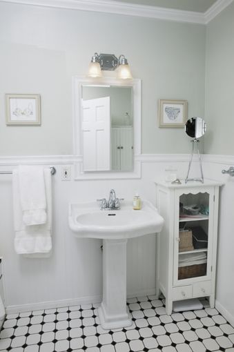 How to Style a Small Bathroom: Decoration Ideas and Tips .