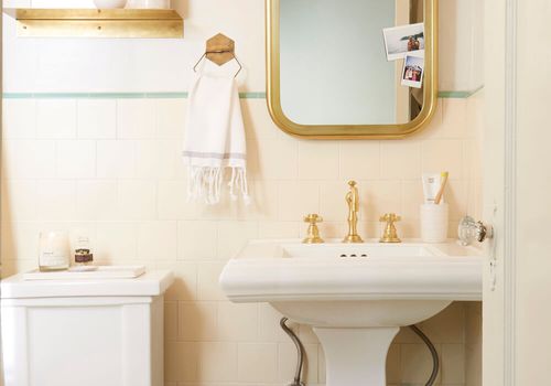 15 Retro Bathrooms That Prove Modern Isn't Always Be