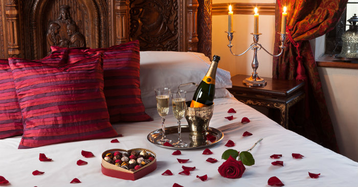 Romantic bedroom ideas for Valentine's Day – Home And Decorati