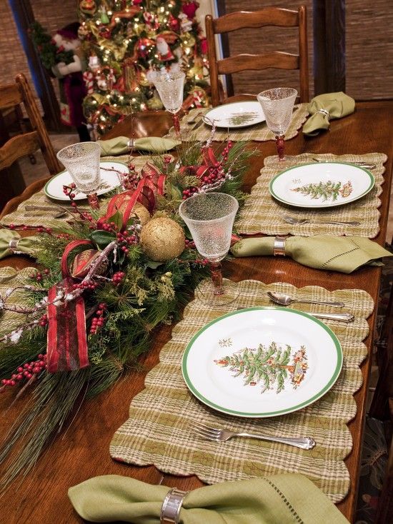Love this rustic Christmas table setting - repinned from I Love .