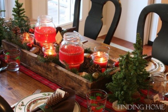 38 Inspiring Rustic Christmas Table Settings - DigsDi