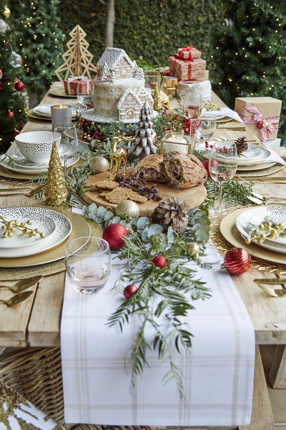 Farmhouse, Rustic, Country Christmas Table Decorations | Christmas .