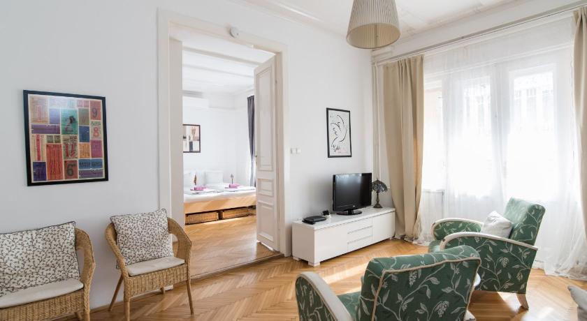 Scandinavian Style Apartment in Budapest - Room Deals, Photos .