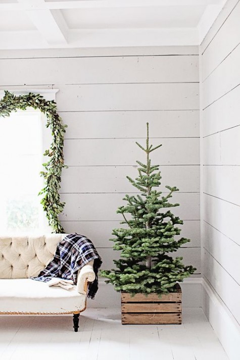 25 Trendy Minimalist Christmas Tree Decor Ideas | ComfyDwelling.c