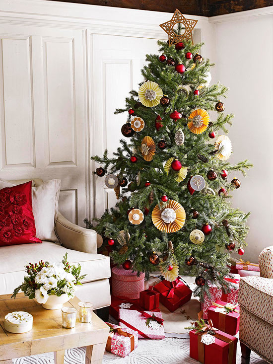 Holiday Decorating Ideas for Small Spaces | Better Homes & Garde