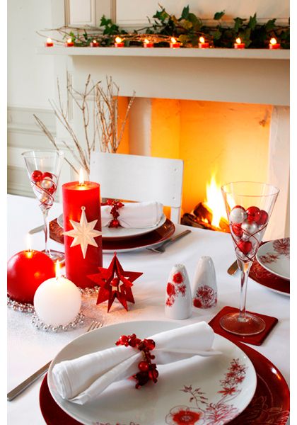 The striking red is just beautiful! | Christmas table decorations .