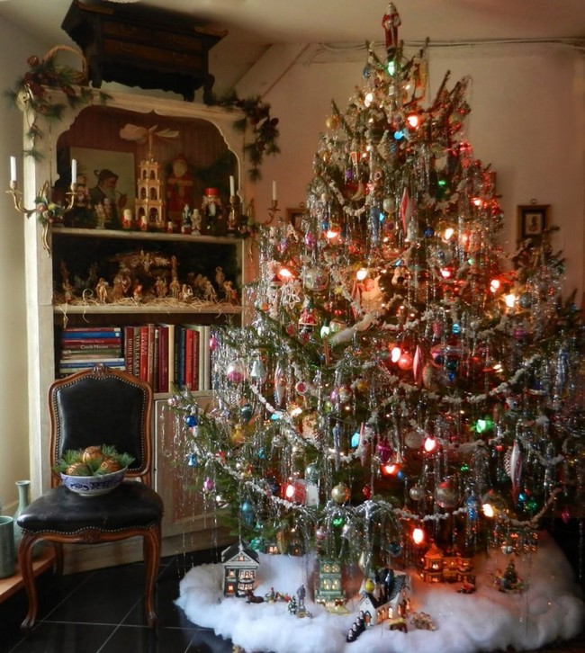Vintage Christmas Nostalgia Tinsel Christmas Tree Decorate Lights .