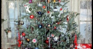 Vintage Christmas Tree Decorations & Retro Xmas Ideas · All Things .