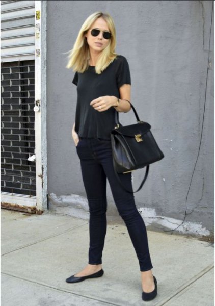 all black outfit with t-shirt skinny jeans and ballerinas