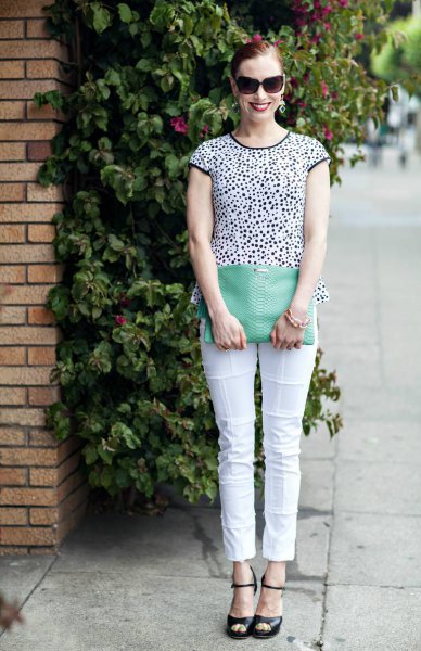 black and white patterned short-sleeved T-shirt with cropped trousers