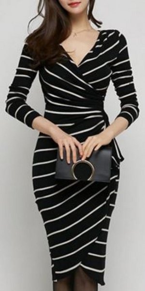 Skinny fit wrap dress with black and white V-neckline