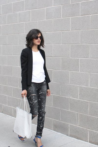 black blazer with white T-shirt and blue lacquered jeans with cuffs