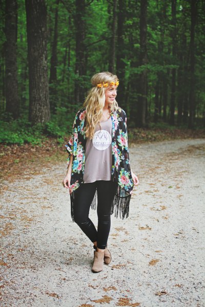 black kimono t-shirts with gray print and floral fringes