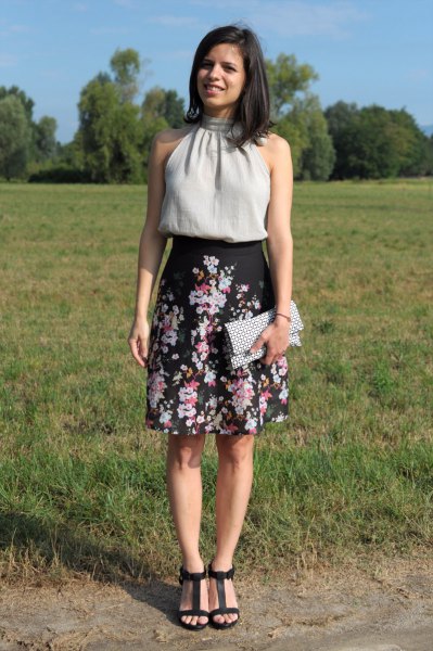 black high-rise floral skirt with lines