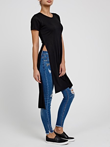 black long t-shirt with canvas sneakers