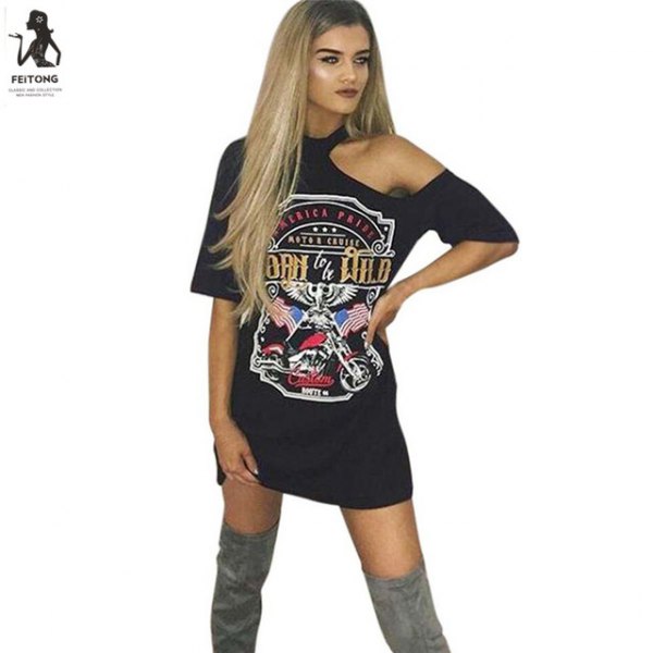 black, shoulder-trimmed tunic T-shirt with gray suede boots