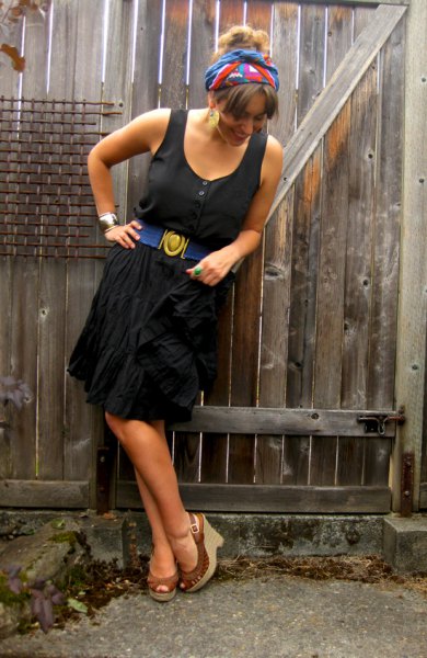 black tank dress with brown heeled open toe shoes