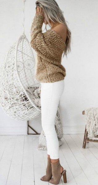 Blush the pink knitted sweater with white leggings