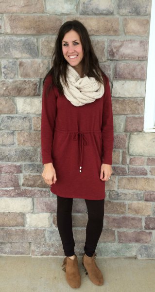 Burgundy red gathered tunic top with light pink scarf and fleece leggings