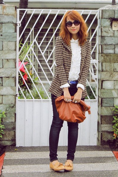 checked blazer with white lace blouse