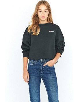 chunky sweatshirt blue jeans with straight legs