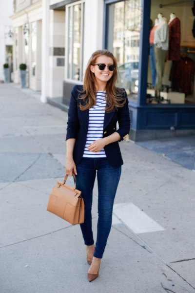 dark blue blazer with striped t-shirt and skinny jeans