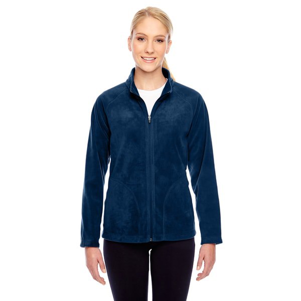 Dark blue fleece jacket with a white t-shirt with a round neckline and black slim fit jeans