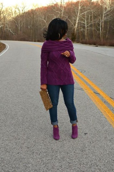 Knit folder shoulder boat neck neck sweater with purple boots