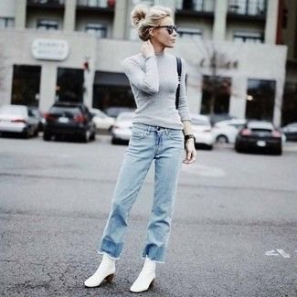 Figure-hugging gray knit sweater jeans outfit
