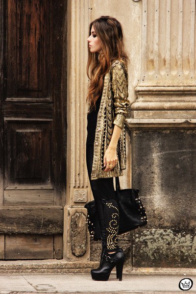 gold and black sequin longline cardigan with skinny jeans and boots with heel