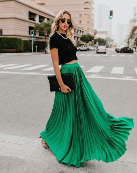 Trendy Skirt Pleated Maxi Outfit Ideas | Green pleated skirt .
