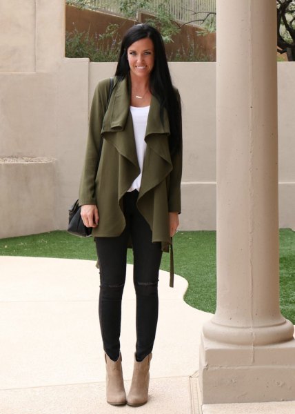 green waterfall chiffon cardigan with black skinny jeans and camel suede boots