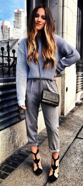 gray and white ribbed sweater with knitted trousers with cuffs