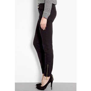 gray marl knit sweater, black ankle zip jeans