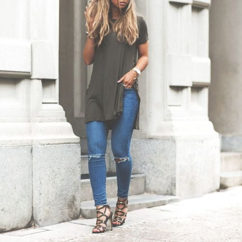 gray t-shirt with side slit and blue jeans