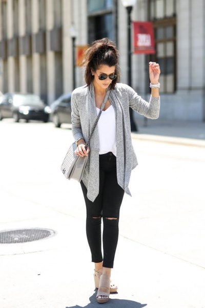 gray cardigan with black ankle jeans and suede boots with open toes