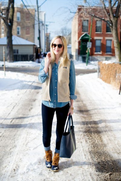 How to Style Fleece Vest for Women: Outfit Ideas - FMag.c