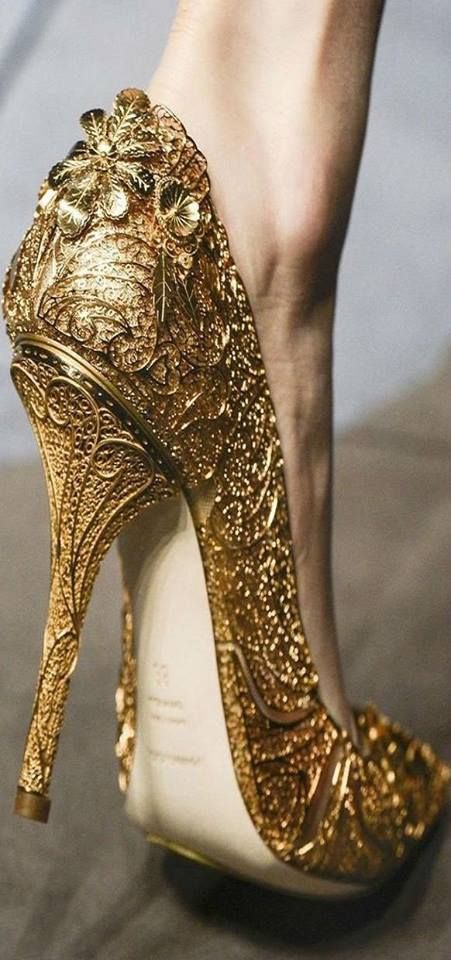 Dolce and Gabbana Baroque Style Gold shoe | Heels, Gorgeous shoes .