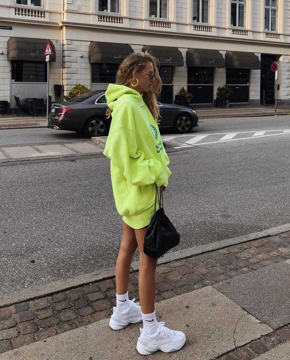 My Favorite 37 Hoodie Outfit Ideas 2020 - LadyFashioniser.c