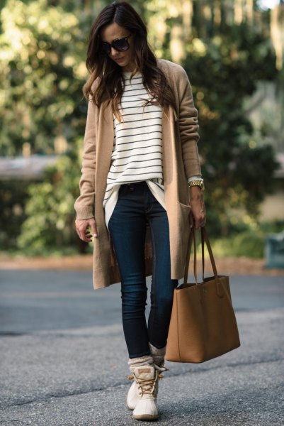 How to Style White Duck Boots: 13 Chic Outfit Ideas for Women .