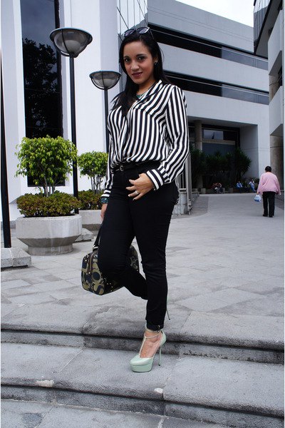 How to Wear Black and White Striped Shirt for Women - FMag.c