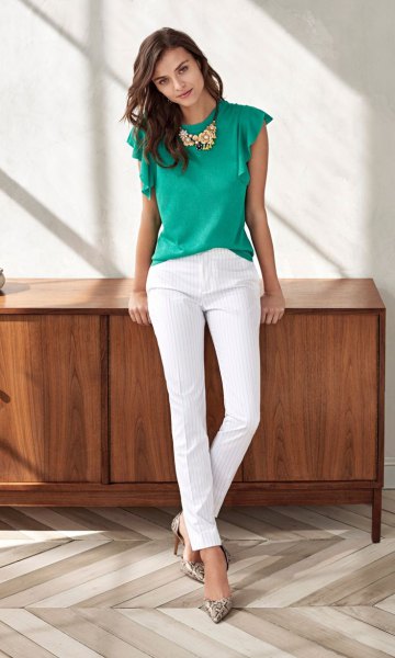 How to Wear Flutter Sleeve Top: 15 Best Outfits - FMag.c